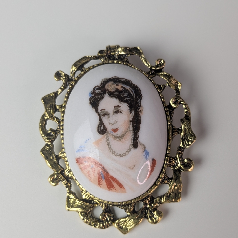 Vintage Gold and White Porcelain Cameo Brooch And Pendant Marked Japan